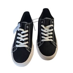 Torrid Lace Up Sneaker Women's Size 11  Black and White NEW Canvas Shoes